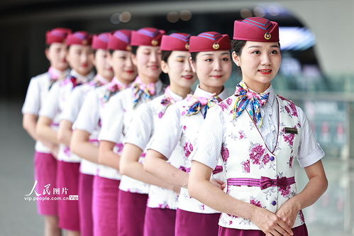 重慶高鐵乘務(wù)員服務(wù)禮儀培訓(xùn)全面啟動，提升旅客出行體驗(yàn)
